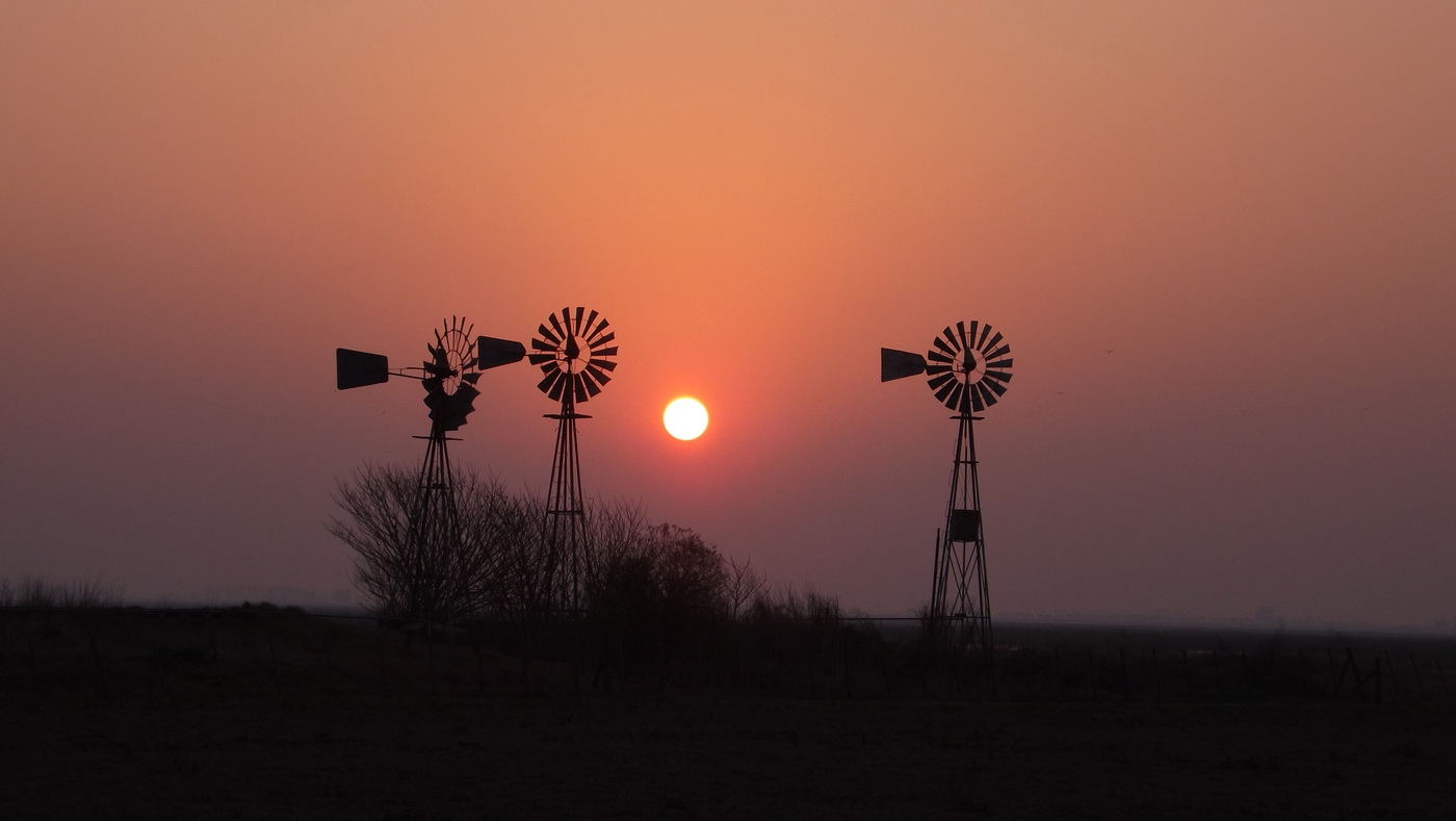 Atardecer en los 3 Molinos en San Eduardo, al límite con Venado Tuerto
